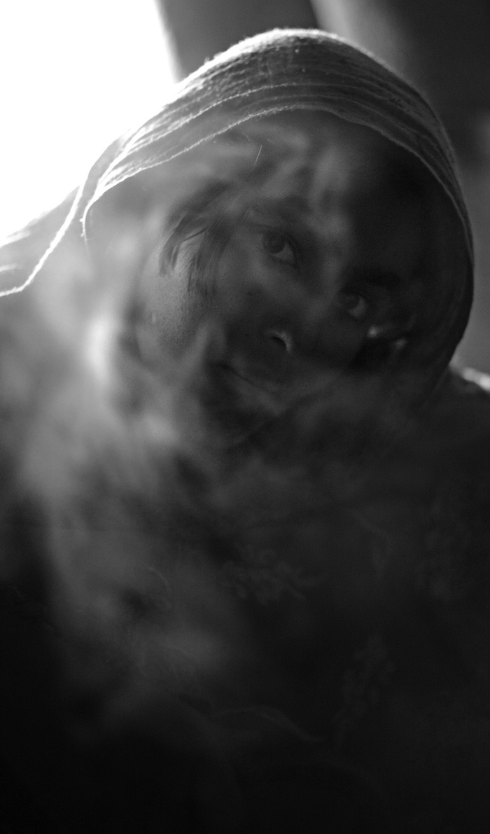 Kabul. Afghanistan. November 2012A young girl pouring tea in an